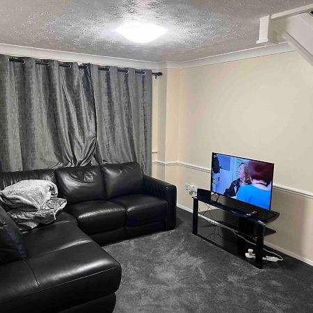 3 Bedroom Mid Terraced House Grays Esterno foto