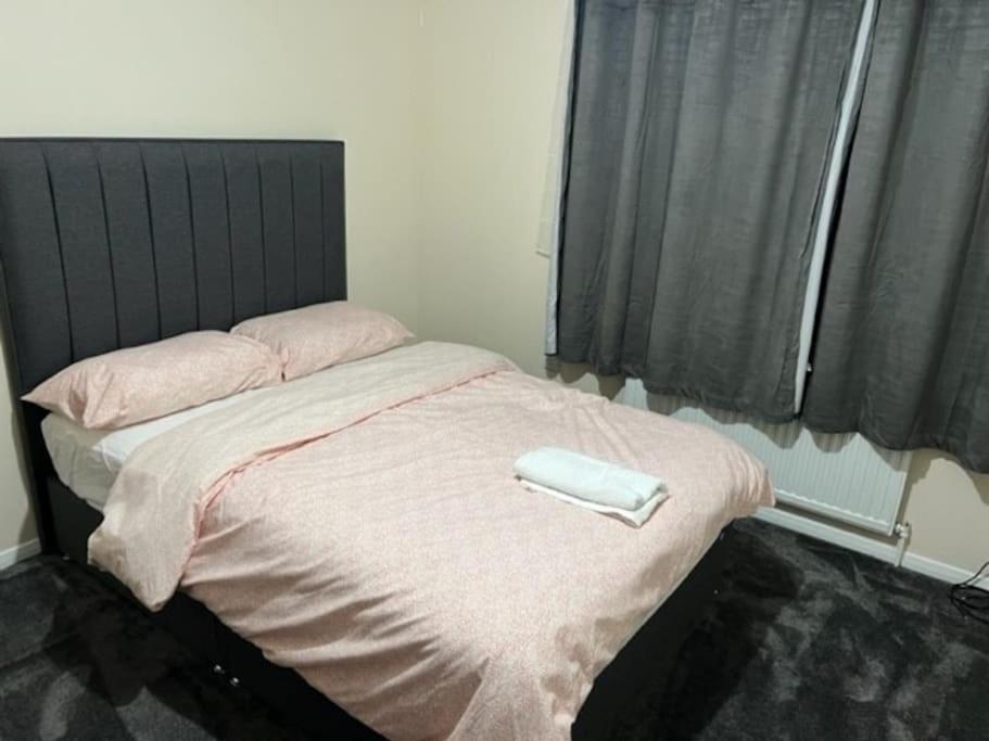 3 Bedroom Mid Terraced House Grays Esterno foto