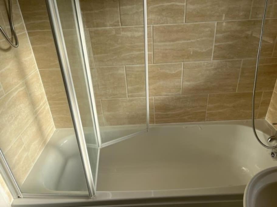 3 Bedroom Mid Terraced House Grays Esterno foto