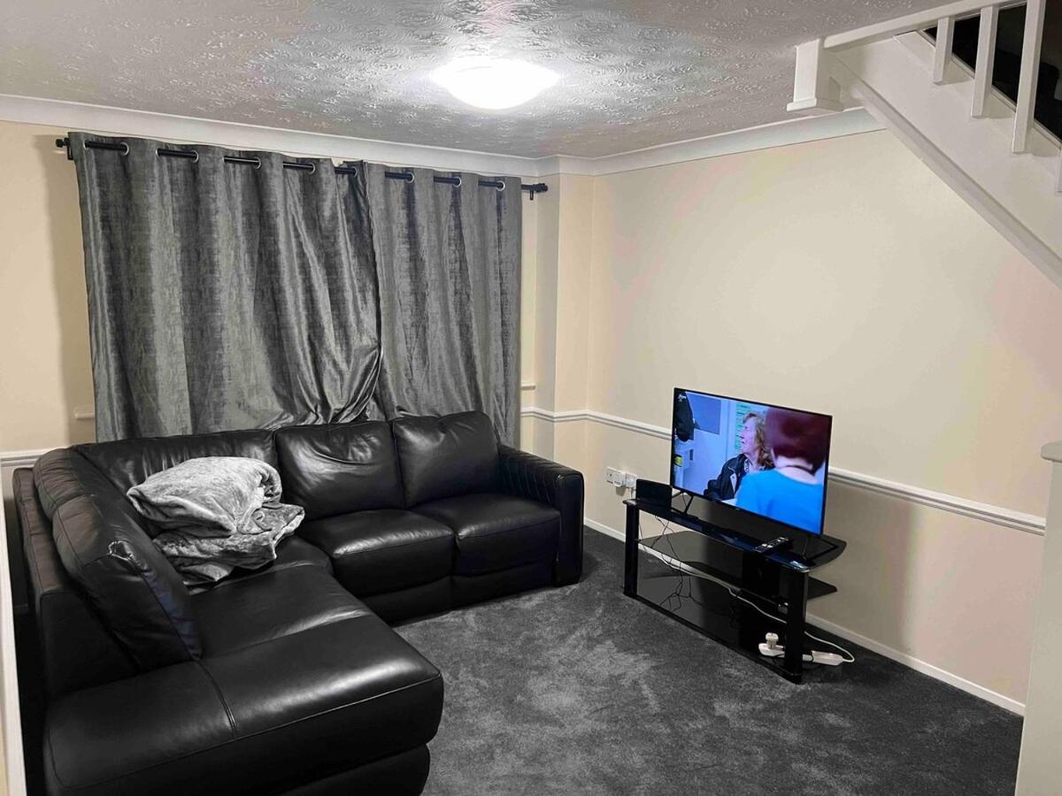 3 Bedroom Mid Terraced House Grays Esterno foto